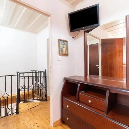 Casa de Férias Casa Alexandros - Charming 2-story Corfiot Retreat Ágios Matthaíos