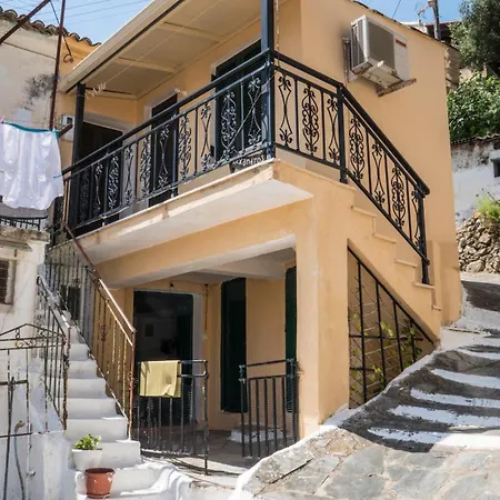 Casa Alexandros - Charming 2-story Corfiot Retreat Prázdninový dům Ágios Matthaíos
