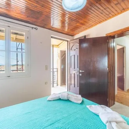 Casa Alexandros - Charming 2-story Corfiot Retreat Casa de Férias