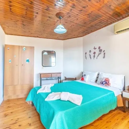 Casa Alexandros - Charming 2-story Corfiot Retreat بيت للعطل *