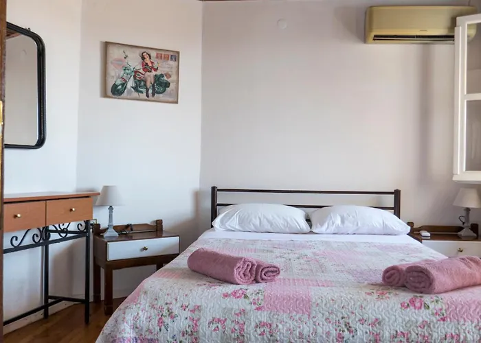 Casa Alexandros - Charming 2-story Corfiot Retreat